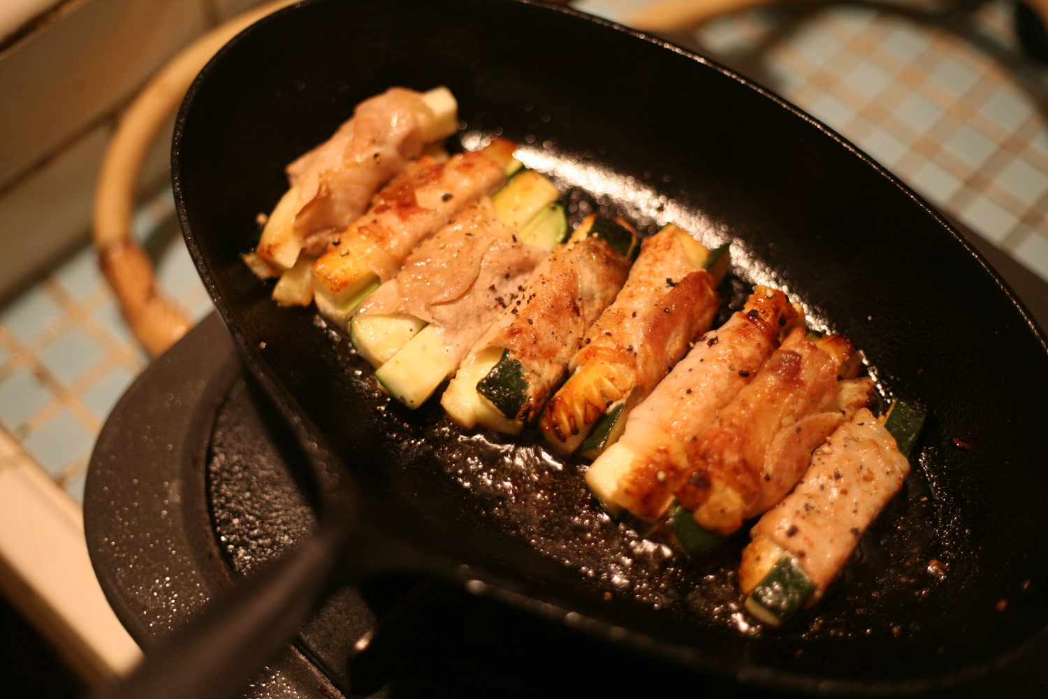 Nambu Cast Iron Fish Pan (with Lid) Designed by Rikucho Ogasawara